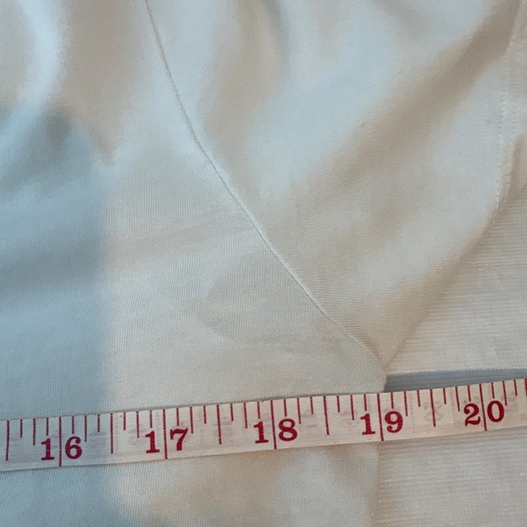 Aritzia the Group Babaton basic white tee - Picture 5 of 6